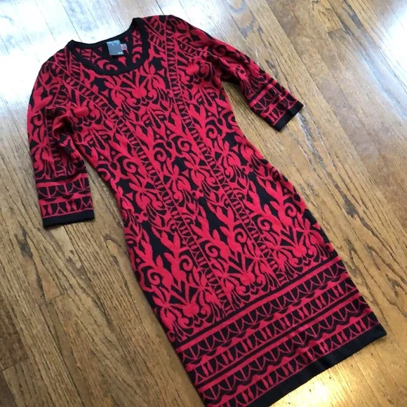 Gabby Skye Black & Red Abstract Scoop Neck 3/4 Sleeve Stretch Sweater Dress - Picture 2 of 6